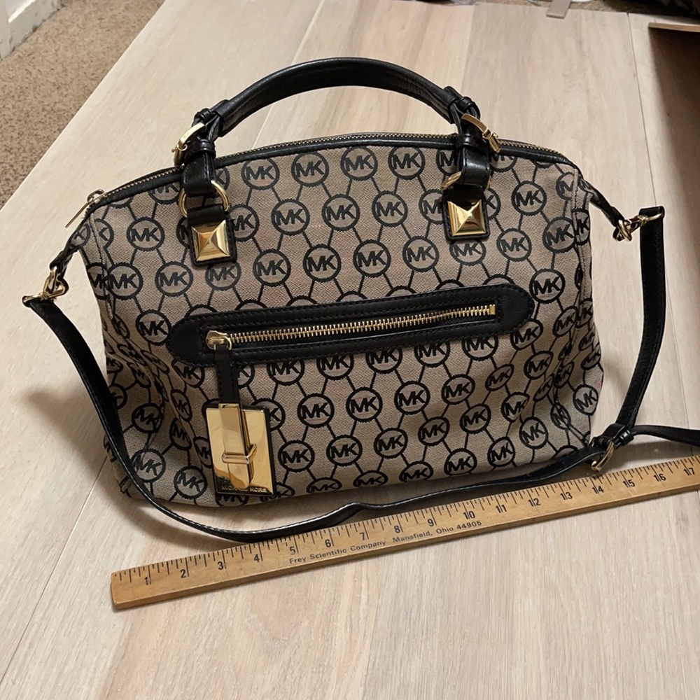 Michael Kors canvas logo tote w/ crossbody strap!